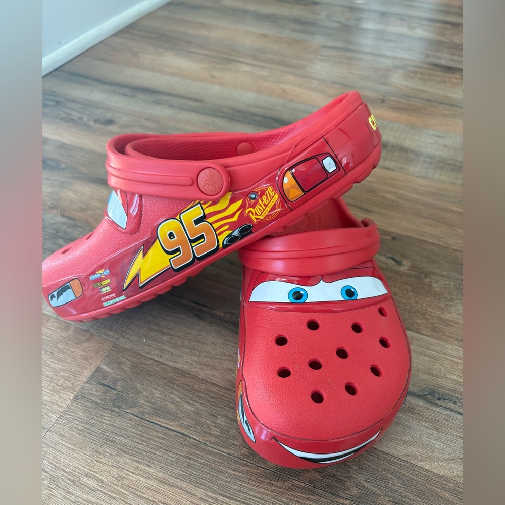 Lightening McQueen Cars themed light up crocs in red men’s 4 women’s 6 - Picture 3 of 7